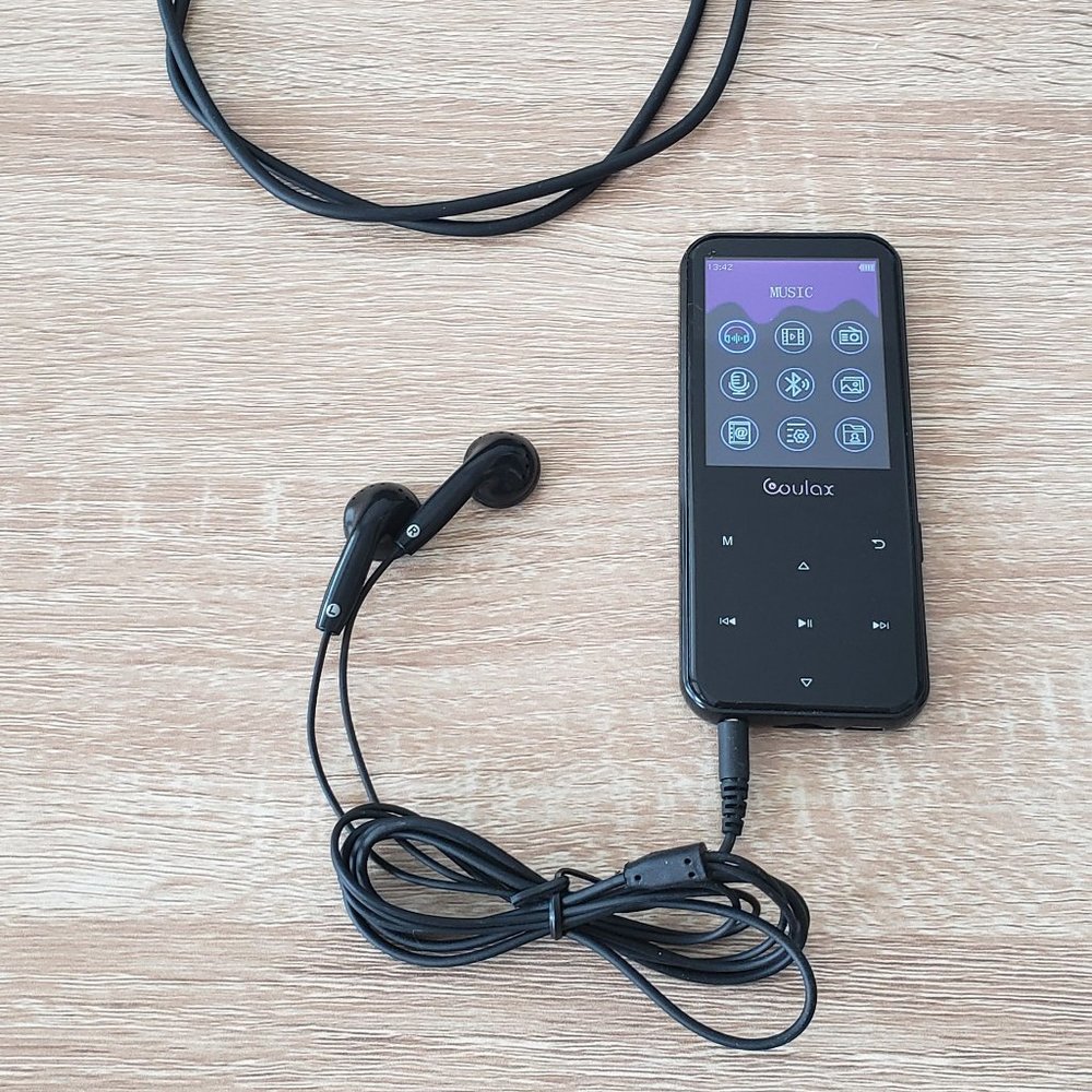MP4 player + earphones (NEW)